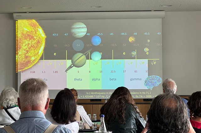 Ausflug zu den Gestirnen mit Dr. Viehweger Ausflug zu den Gestirnen mit Dr. Viehweger