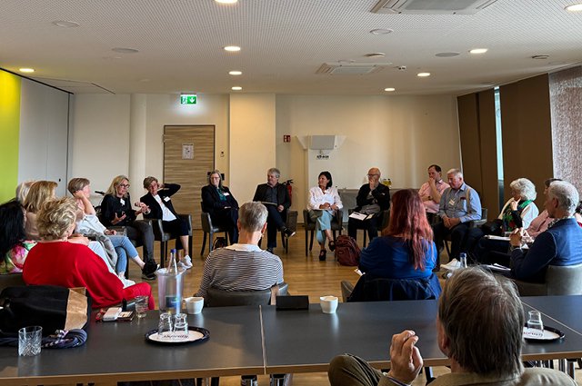 Das Diskussionsforum im Stuhlkreis Das Diskussionsforum im Stuhlkreis